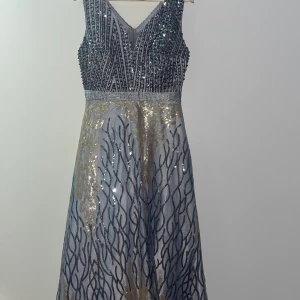 Fest klänning  - Ny 