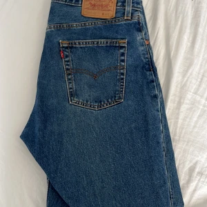 Levis byxor - Passar mig inte och har använts fåtal gånger
