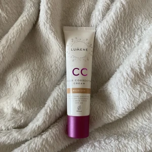 CC cream - Helt oanvänd & ny CC cream från Lumene 💓💓Färg medium! Min köp nu knapp fungerar ej, därav har jag tryckt bort den ☺️ 
