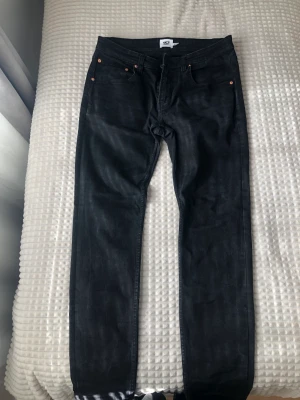 Jeans - Två par svarta jeans från Lager 157 i topp skick. Ett par kostar 30kr.