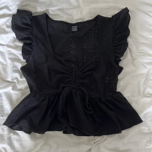 Topp - Söt topp från shein i storlek M, sitter mer som en S! Aldrig använd!