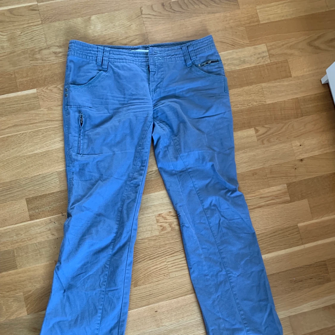 Cargo stil byxor.  - 90