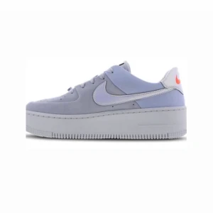 nike air force sage  - coola nike air force sage, strl 40 men passar mig med 39. bjuder på frakten.