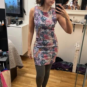 H&M klänning - Fin och bra kvalitet