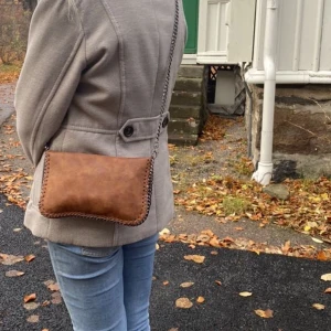 Stella McCartney väska - Säljer min äkta Stella McCartney väska kom privat för fler frågor och fler bilder❤️