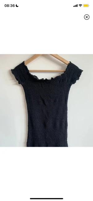 Tight klänning  - Ribbad tight klänning!