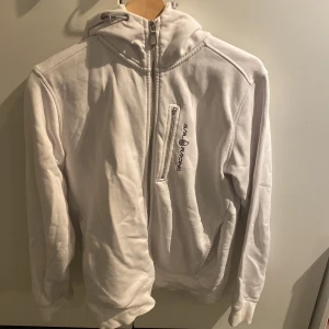 Sail racing hoodie - Storlek S dragkedjan är sönder på bröst dragkedjan