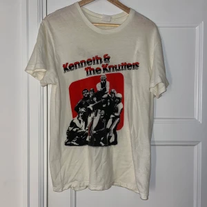 Älskar denna t shirt - Alltså VILL JAG ens sälja denna? Jag vet inte. 