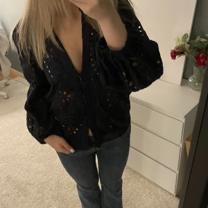 blus - jätte fin marinblå blus💕