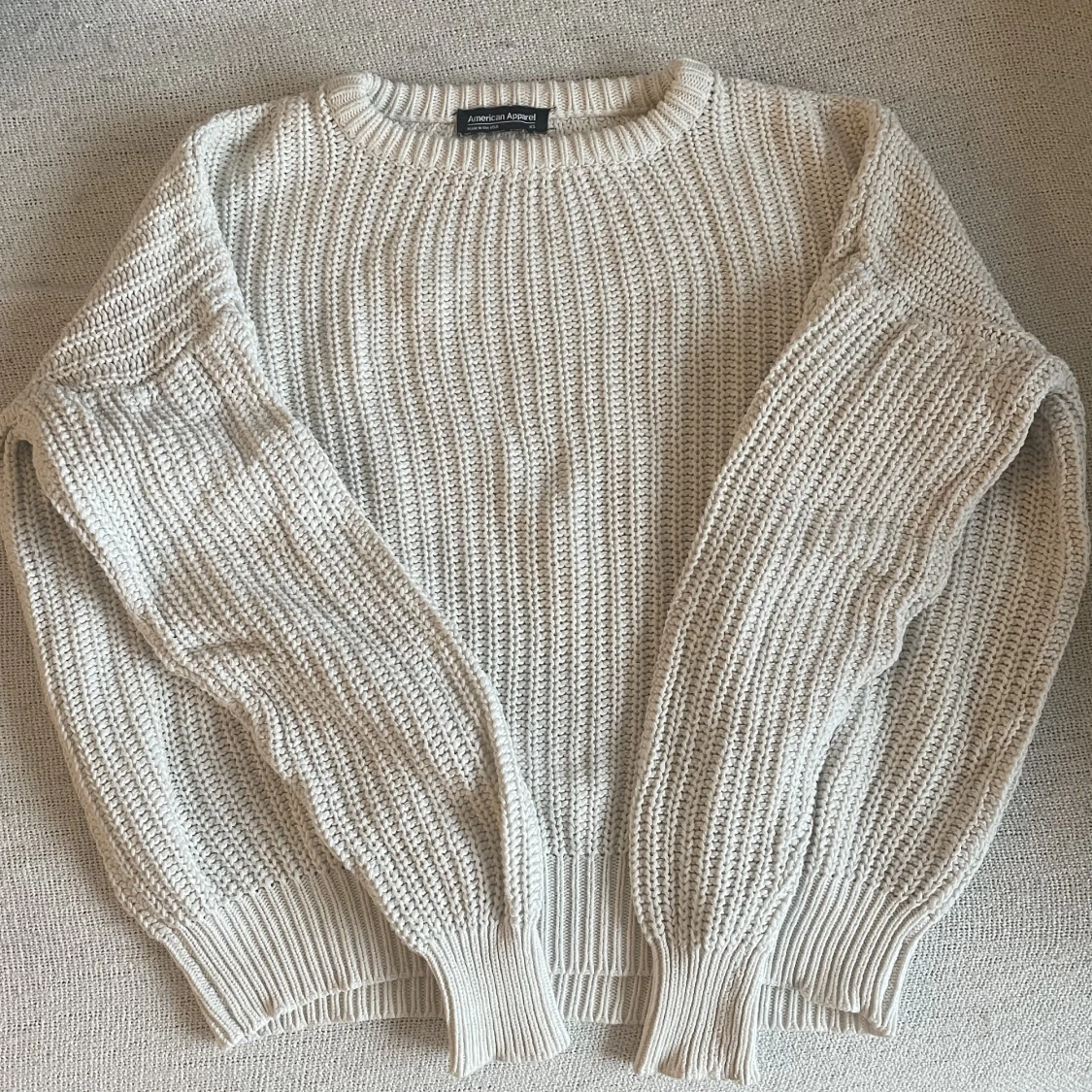 Vit stickad tröja