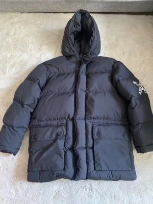 Kenzo sport down jacka - Som ny skick 10/10 Nypris 8000 M men passar som Xl/L