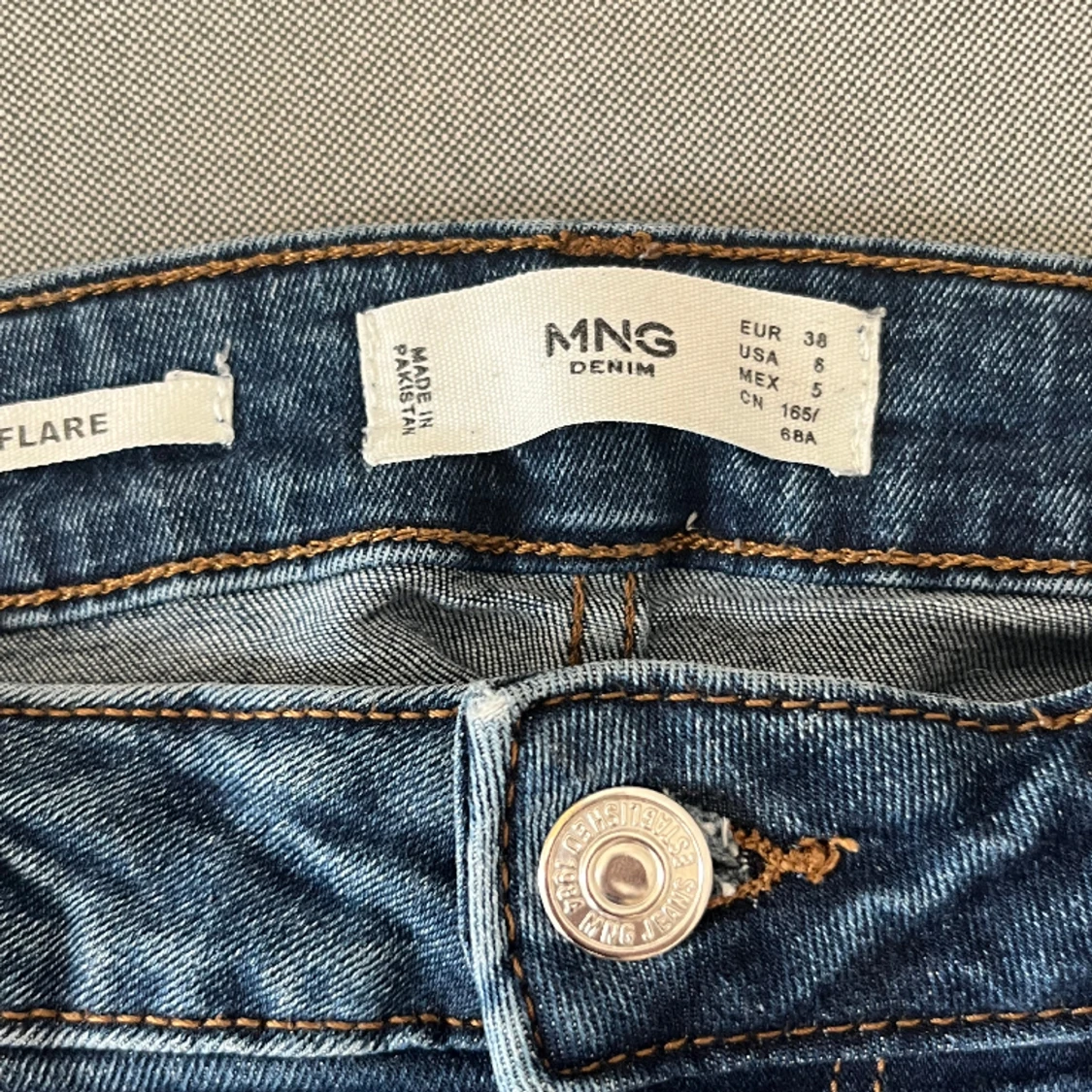 Trendiga flare jeans! - 90