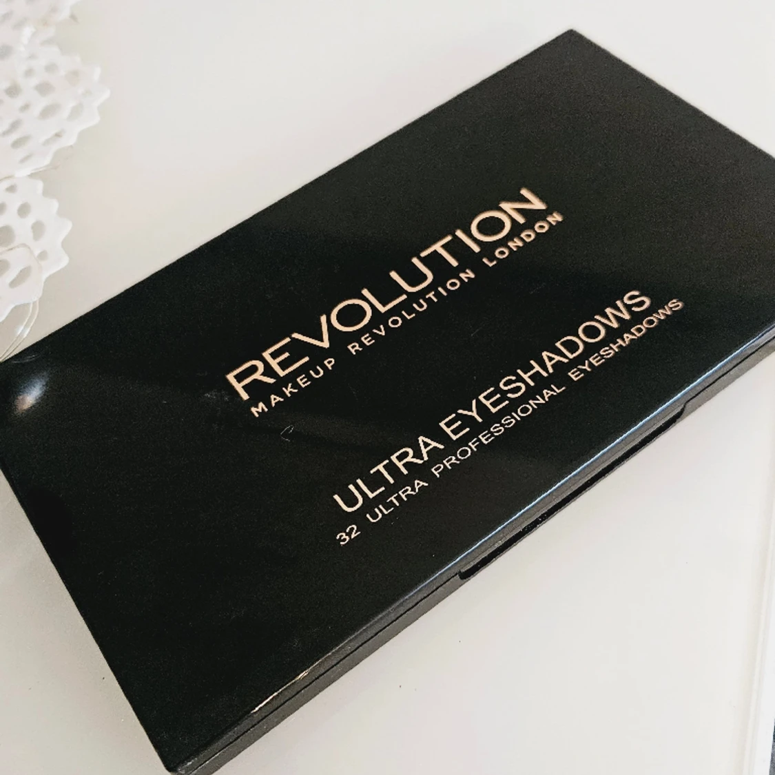 Revolution ögonskuggepalett