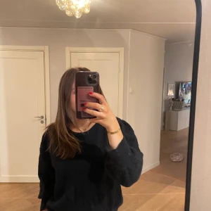 Stickad tröja - Fin tröja från bikbok i ett mycket bra skick, köparen står för frakt! Storlek Xl men passar mig som har xs/s. 