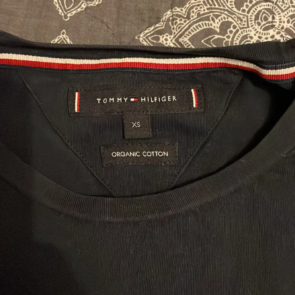 Tommy Hilfiger T-shirt, Nyskick . T-shirts.