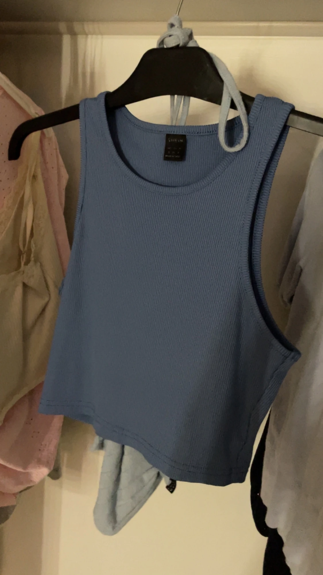 Säljer massor av tröjor på mitt konto  - 90