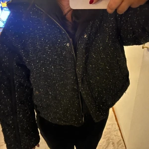 Zara jacka - Suuuper fin jacka från zara som tyvärr inte kommer till användning.