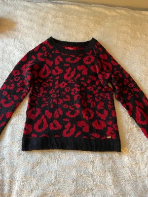 Tröja - Fin tröja som jag inte andvänder längre❤️