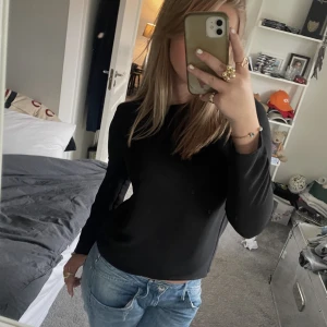 Svart blus - Snygg svart blus, inga defekter eller skador! 💖💖