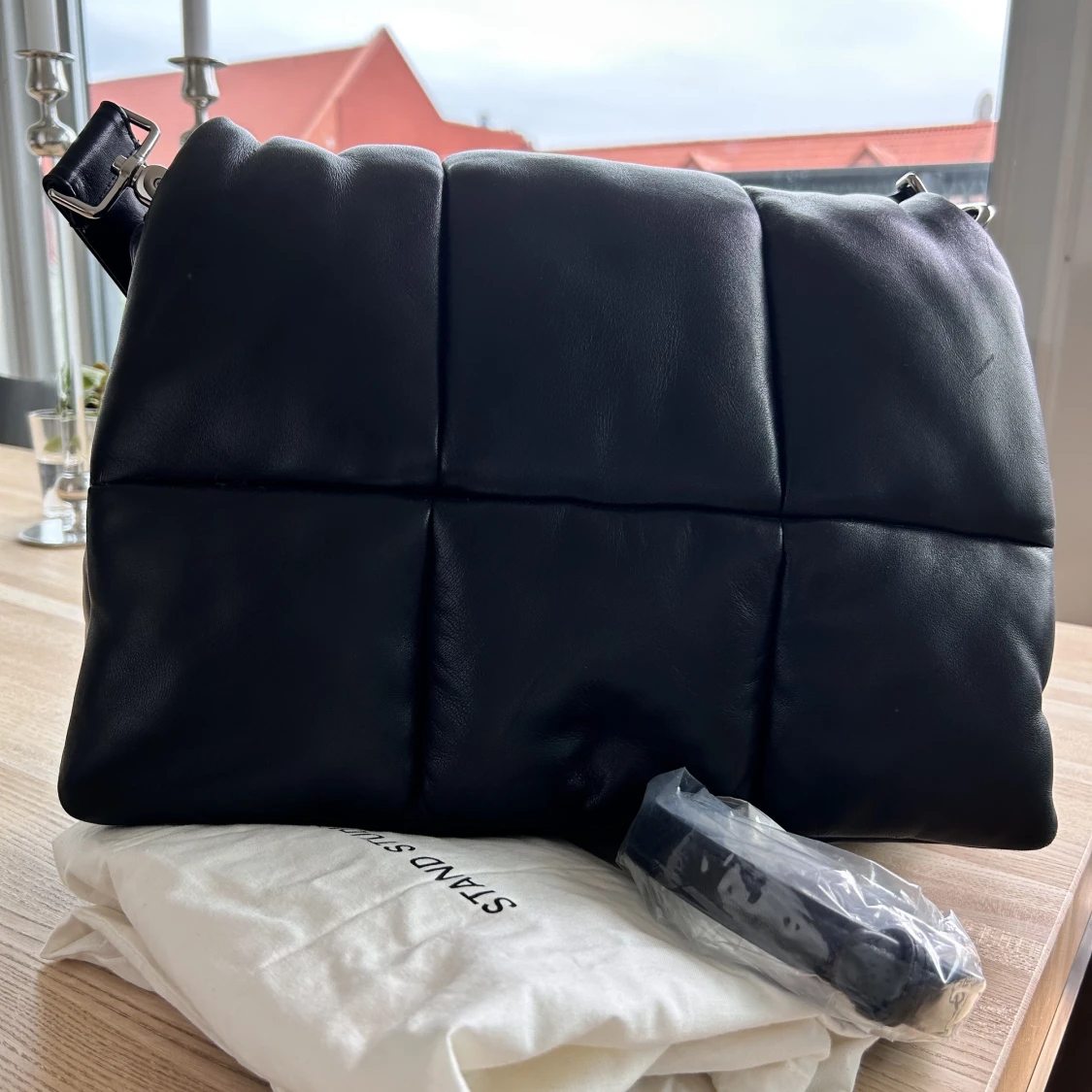 Clutch Stand Studio Lammskinn - 90