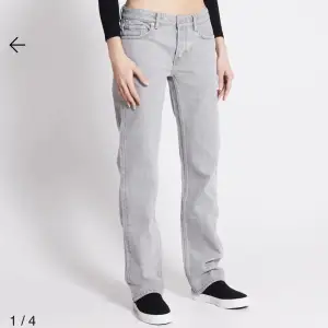 Säljer mina gråa icon jeans ifrån lager 157 då de inte passar längre. Super fina och så sköna ✨,använt några gånger så är i fint skick. Skicka DM för fler bilder 
