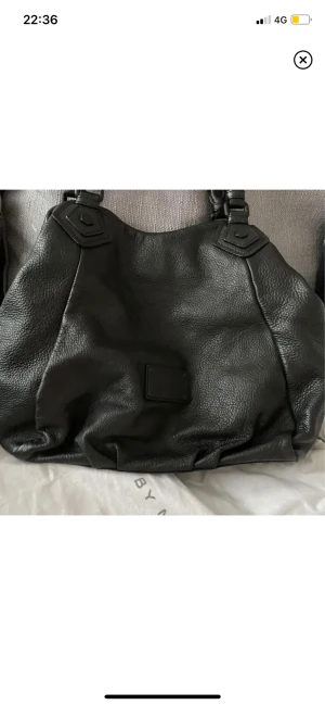 Marc jacobs väska! - samma som i den andra annonsen, men här blir det gratis frakt om du ska köpa direkt! 🥰☺️☺️1200 vid snabbt köp!