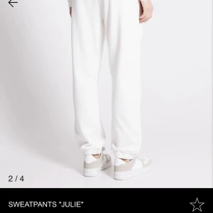 Mjukisset  - Mjukisbyxa och sweatshirt från Lager157. Storlek S på båda. Säljer båda delarna tillsammans för 50kr.