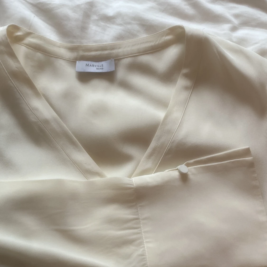 Jättefin vit tröja/blus från Marville Road  - 90