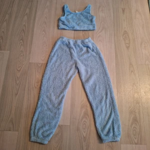 Blått mjukis- set - Linne+byxor