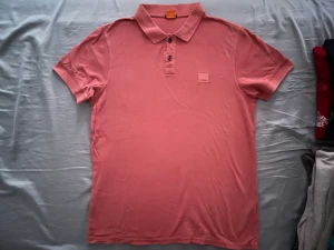 Hugo boss tröja  - Knappt använd  Behöver strykas Slim fit 