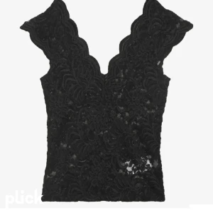 Topp - Likande topp, nästan edentisk. Den är längre än vad den ser ut på bilden❤️😊 har även i vit!