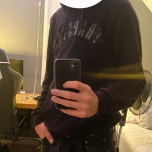 Trapstar hoodie - köpt för 1500 på trapstars hemsida i vintras inte använt så jättemycket säljer för jag behöver pengar till annat