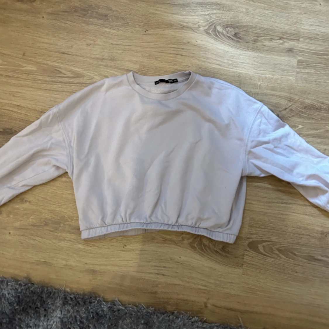 Ljus lila tjock tröja. - 90