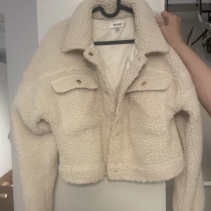 Jacka från missguided - En skön och fin jacka som knappt är använd