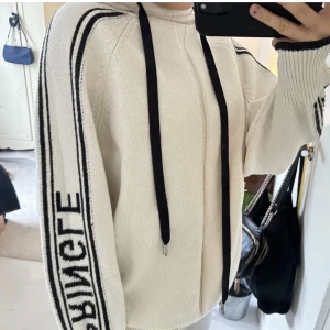 Stickad Hoodie! - Jätte snygg stickad hoodie från pringleXhm💞💞