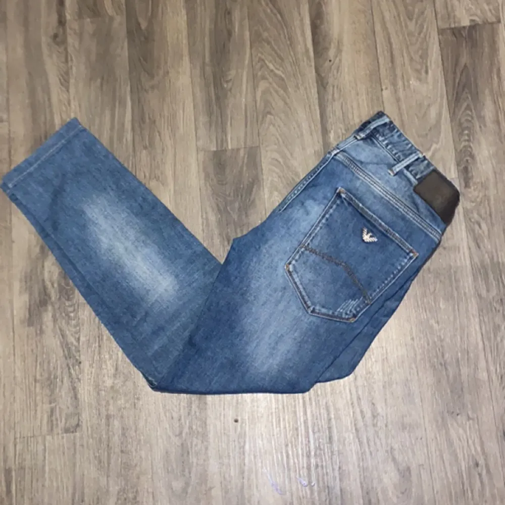 ARMANI JEANS! Använd ett par gånger, ingen användning av byxorna längre!. Jeans & Byxor.