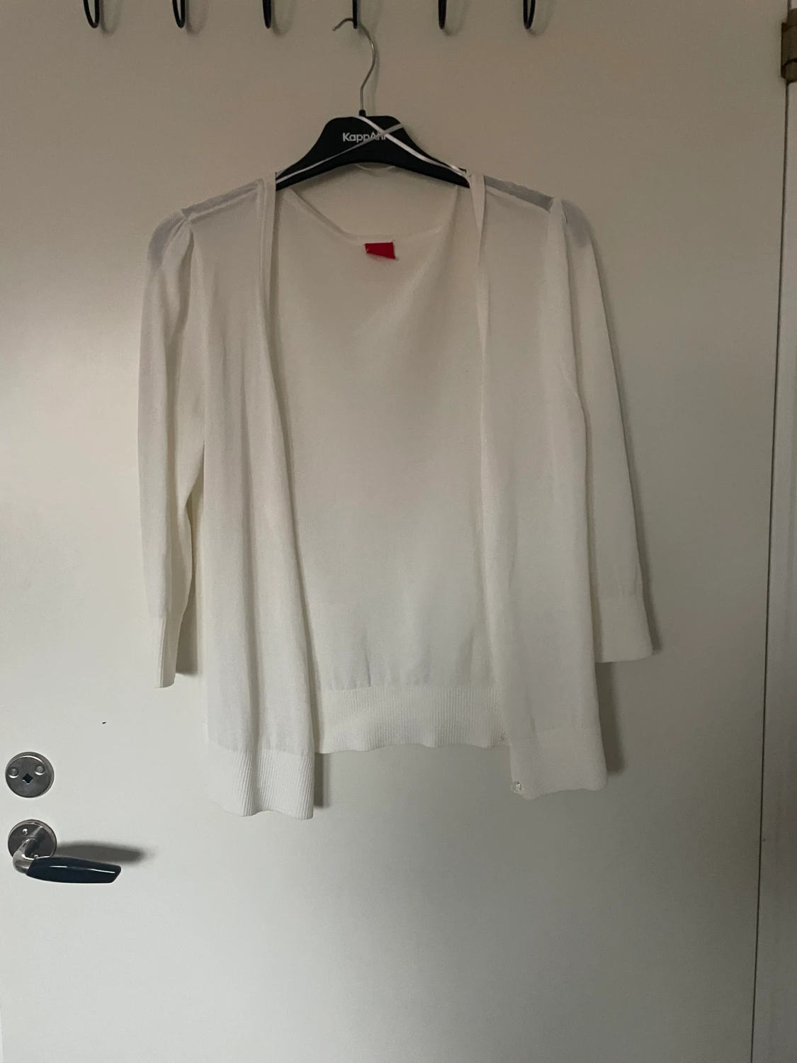 Snygg vit kofta