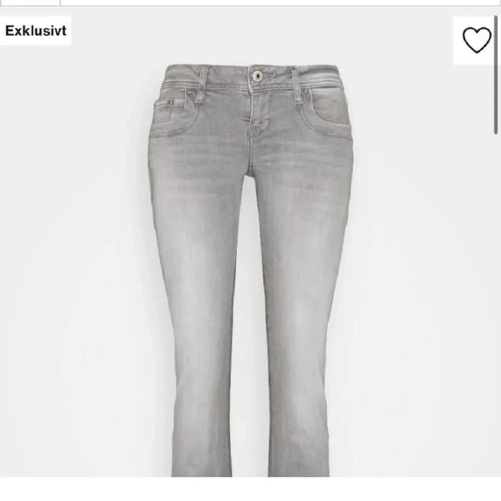 Jätte fina populära gråa LTB jeans, köpta på Plick men var för stora så säljer vidare❤️använd gärna köp nu. Kan även tänka mig att byta mot en mindre storlek ❣️. Jeans & Byxor.