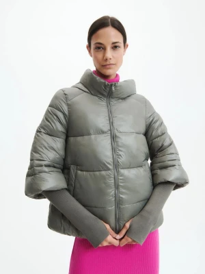 trekvartsärmad jacka - En grå trekvartsärmad jacka som inte längre kommer till användning. Väldigt varm!