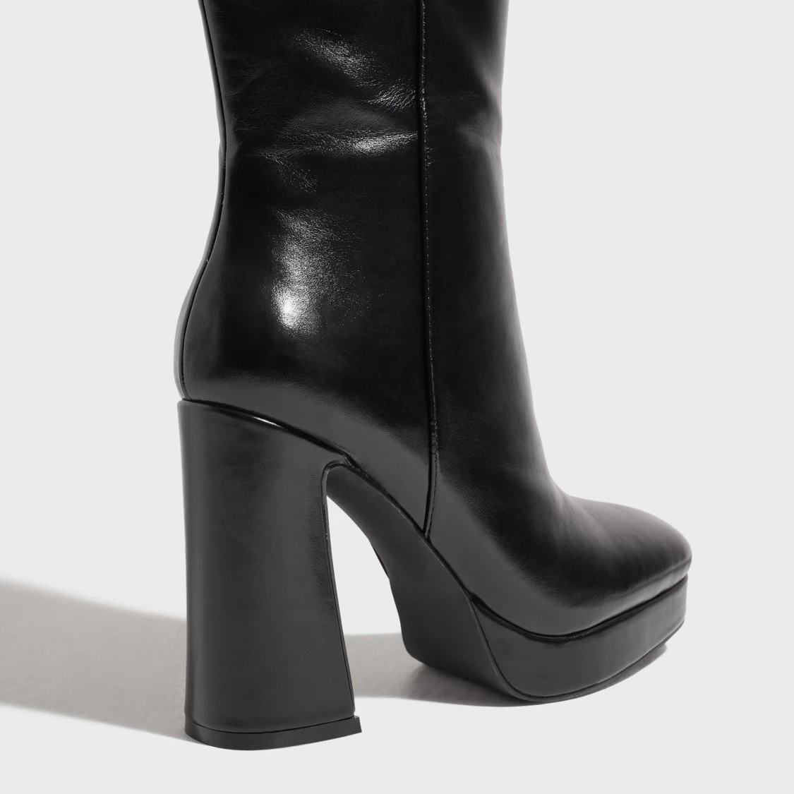 Hög klack boots  - 91