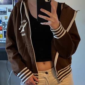 brun zip up hoodie:) (frakt tillkommer)