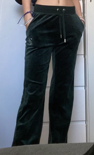 JUICY mörk grön XS - juicy couture XS perfekt skick  köptes för 1100kr 