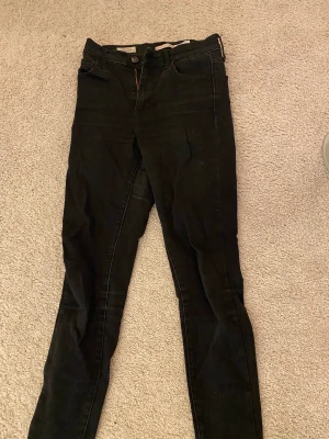 Skinny jeans - Skinny jeans från Levi’s i fint skick. Passar mig som har storlek S och är 163 cm