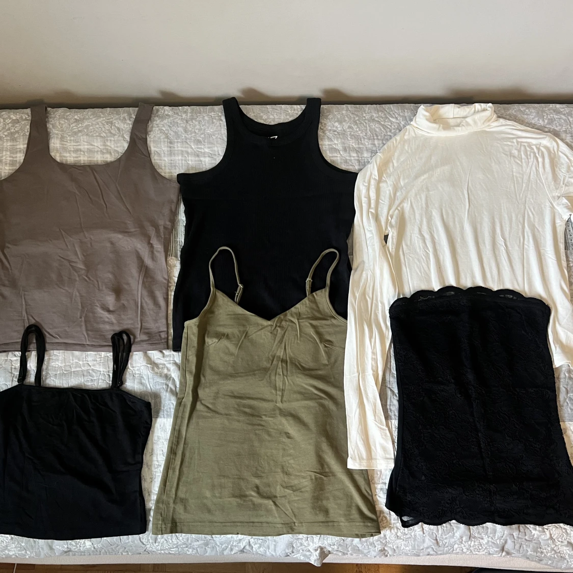 Toppar linnen turtleneck spets 