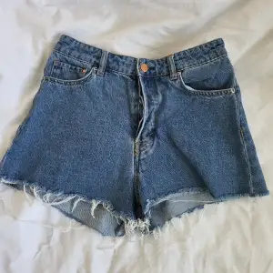 Vintage denim jeansshorts i mycket fint skick💕