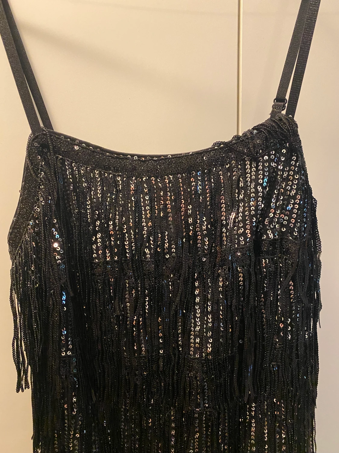 Kort paljettklänning  - 90