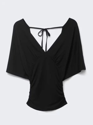 Topp Gina tricot  - Säljer denna då den inte kommit till användning. Helt oanvänd💕