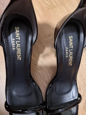 YSL klackskor  - Heta ysl klackskor har ALDRIG varit använda 