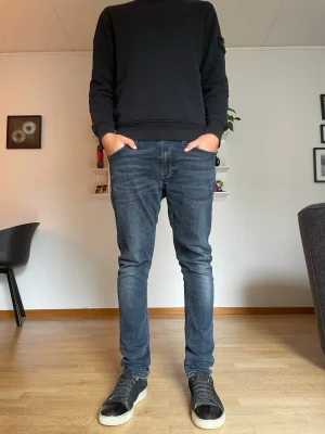 Nudie jeans - Jeans från Nudie i modellen Lean Dean. Storlek W32/L32. Skick 7/10.