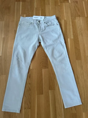 Dondup  jeans - Riktigt goa ljusa dondups i nyskick endast använda fåtal gånger, köpta på United Fashion i Göteborg för 3300 kr 